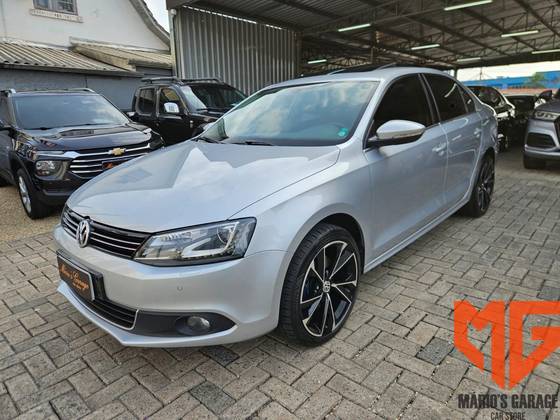 VOLKSWAGEN JETTA 2.0 TSI HIGHLINE 200CV GASOLINA 4P TIPTRONIC VOLKSWAGEN JETTA 2.0 TSI HIGHLINE 200CV GASOLINA 4P TIPTRONIC